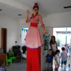 La imagen 3 de la Empresa ANIMACIONES CEBOLLA Y BETUN Zancudos para Recibir Invitados en Capital Federal AR-B