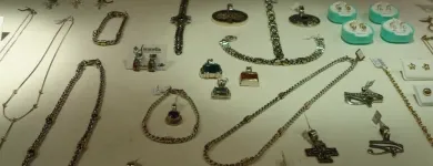 La imagen 2 de la Empresa ANTONELLA JOYERIA RELOJERIA Tienda de artículos de embalaje en San Carlos de Bariloche AR-R	