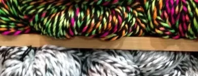 La imagen 7 de la Empresa COLORES - VENTA DE LANAS E HILOS-ROPA DAMAS - TALLES REALES Tienda de ropa de trabajo en Rosario AR-S