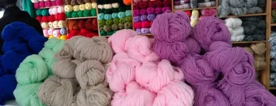 La imagen 1 de la Empresa COLORES - VENTA DE LANAS E HILOS-ROPA DAMAS - TALLES REALES Tienda de ropa de trabajo en Rosario AR-S