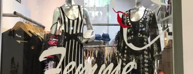 La imagen 2 de la Empresa L' FEMME BOUTIQUE Tienda de ropa de trabajo en Rosario AR-S