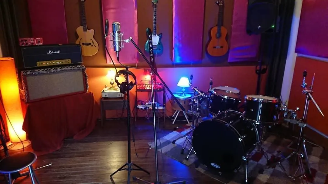 La imagen 1 de la Empresa ESTUDIO DE GRABACIÓN TOMATO TREE