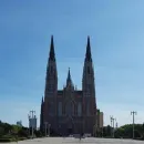 LA PLATA - CIUDAD SOÑADA Viajes en Minibus en Ringuelet AR-B